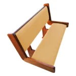 Banco litúrgico Ester com estrutura reforçada e durável