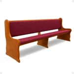 Banco Benjamim em madeira maciça natural com estofado bege – ideal para templos e capelas.